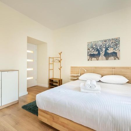 Ochota Sunny Apartment Warschau Exterior foto