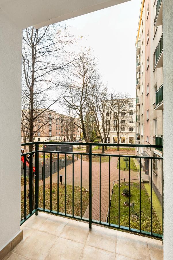 Ochota Sunny Apartment Warschau Exterior foto