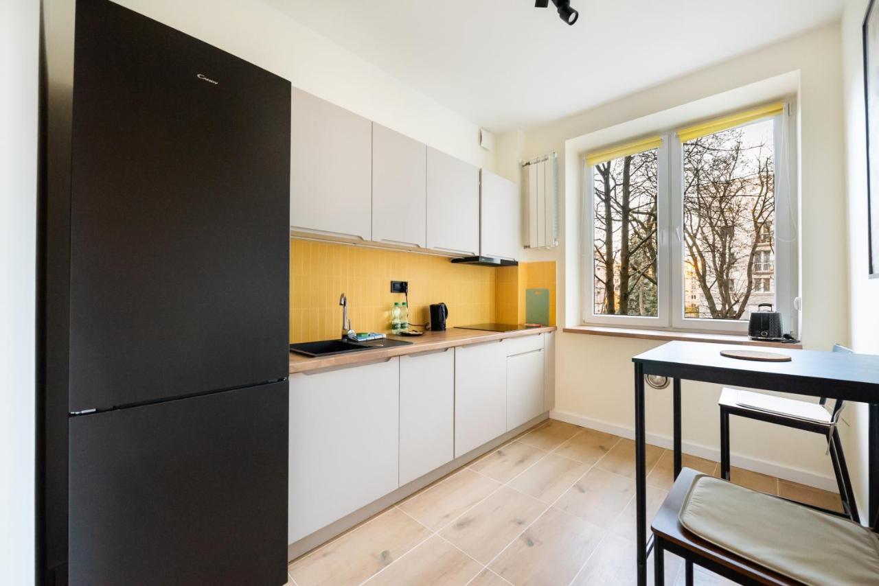 Ochota Sunny Apartment Warschau Exterior foto