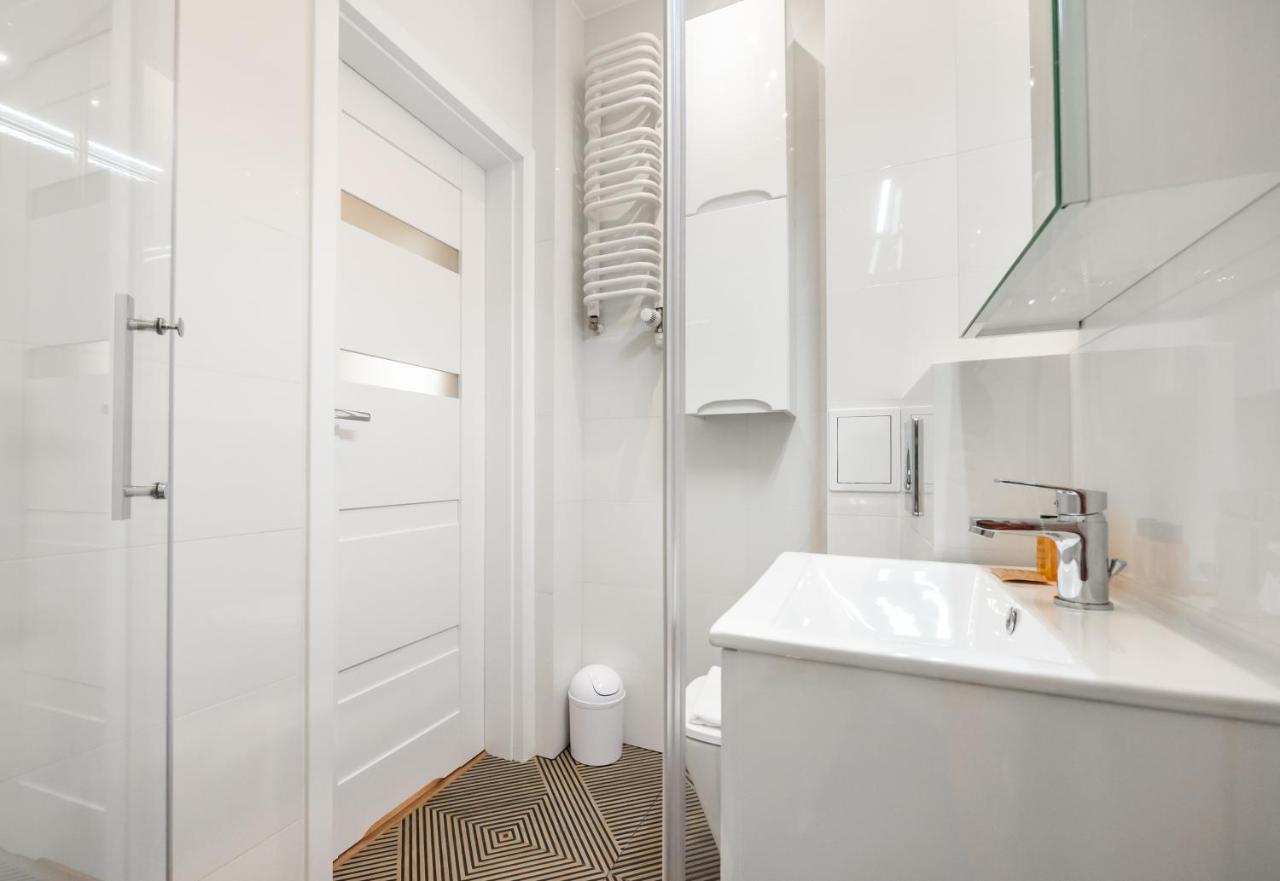 Ochota Sunny Apartment Warschau Exterior foto